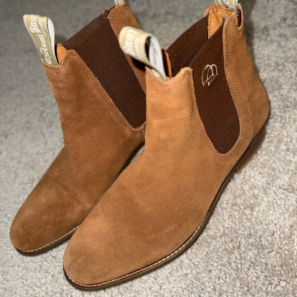 Women’s Tan/Lt. Brown Suede Chelsea Boots